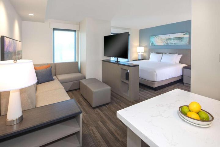 1 King Bed Den Bathtub Accessible (3 of 17)
