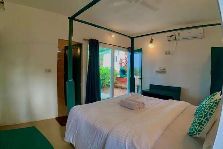 Room 3 of 6