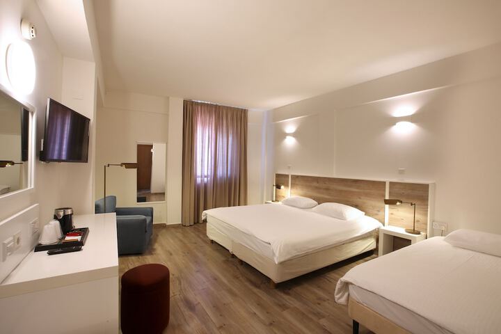 Room 13 of 75