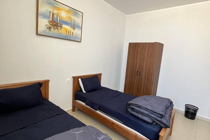 Room 6 of 7
