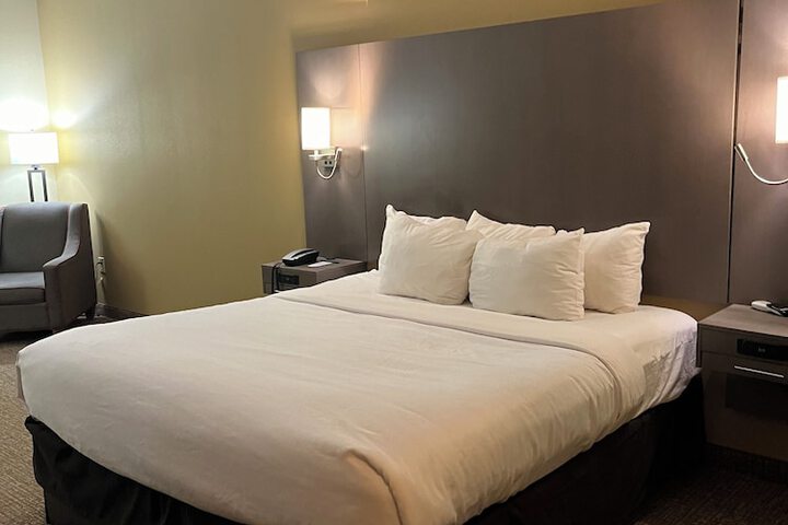 Room 5 of 44