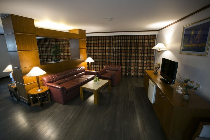 Room 31 of 143