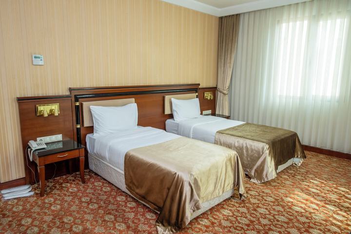 Room 28 of 44