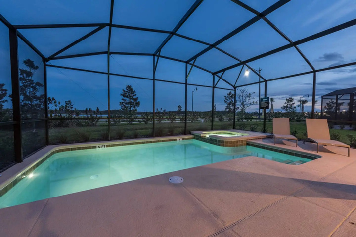 Pool 13 of 24