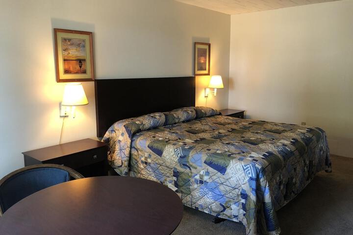 Room 8 of 17