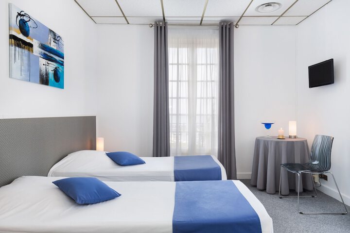 Room 13 of 50