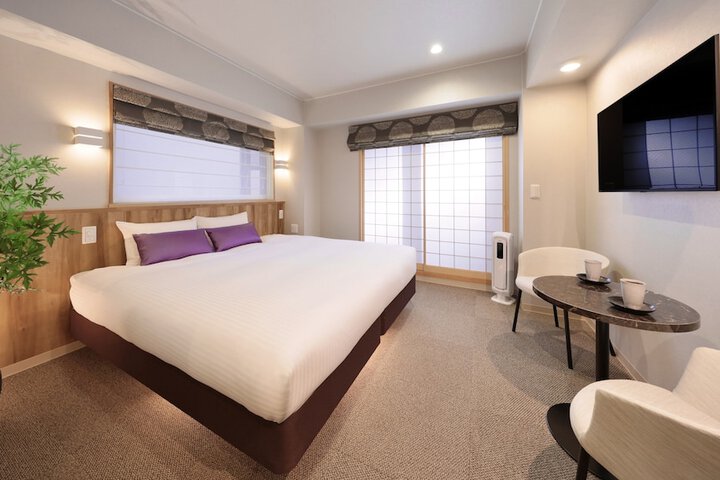 Room 5 of 22