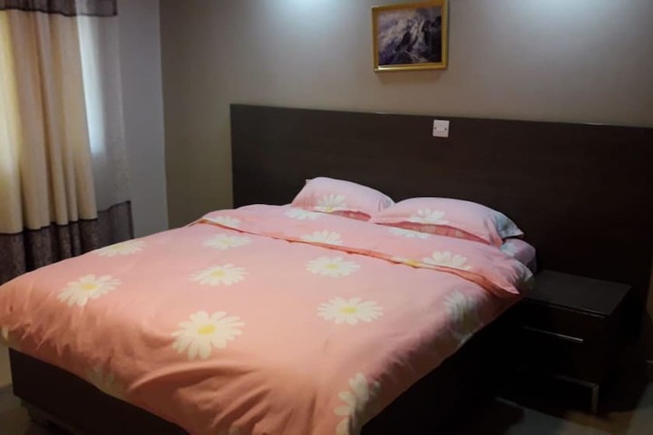 Room 11 of 20