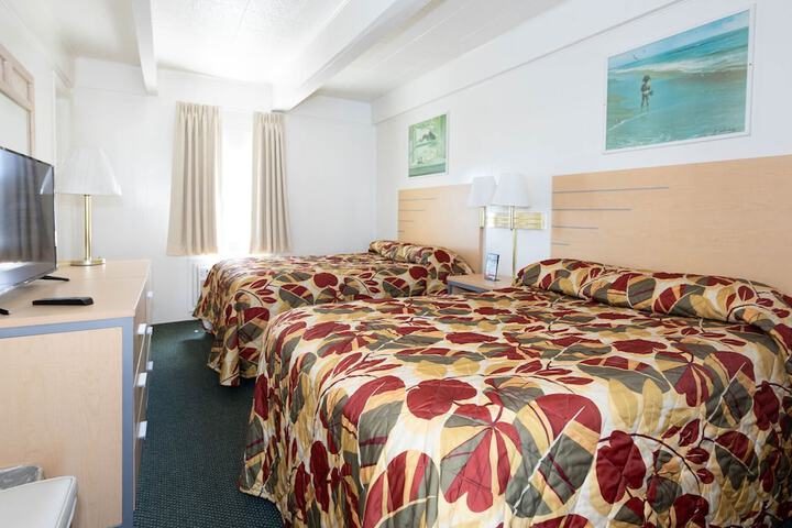 Room 8 of 34