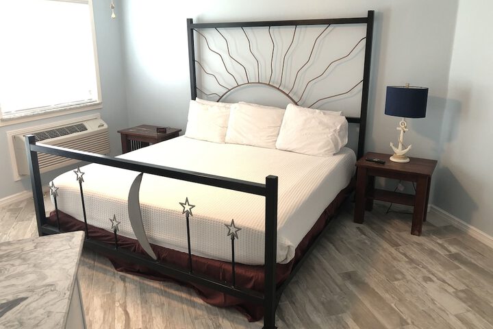 Room 9 of 173