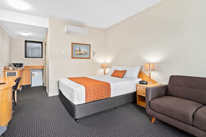 Room 8 of 35