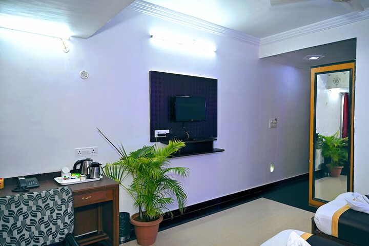 Room 17 of 40