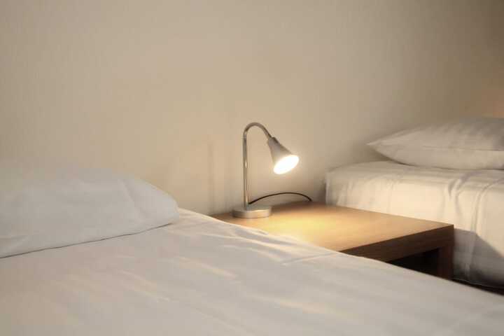 Room 18 of 100