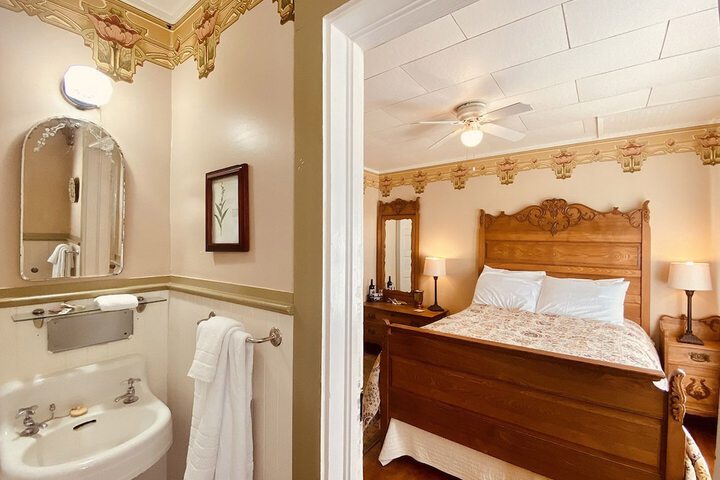 Room 42 of 113