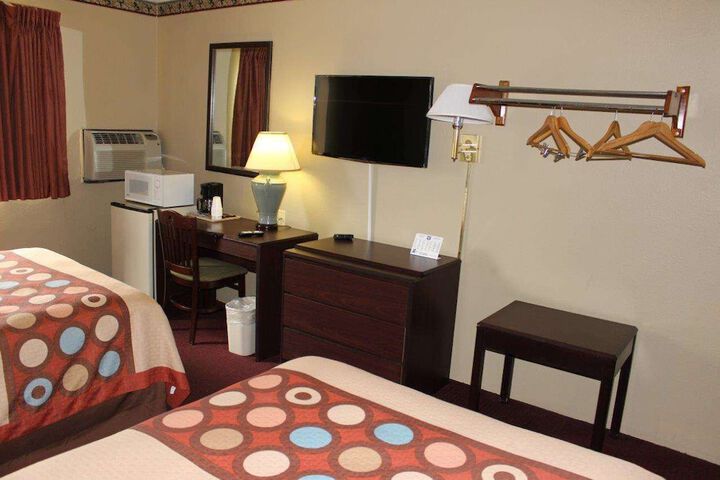 2 Double Beds (5 of 7)