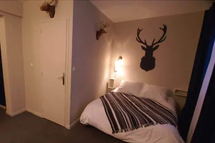 Room 38 of 77