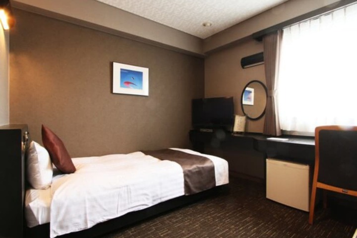 Room 5 of 25