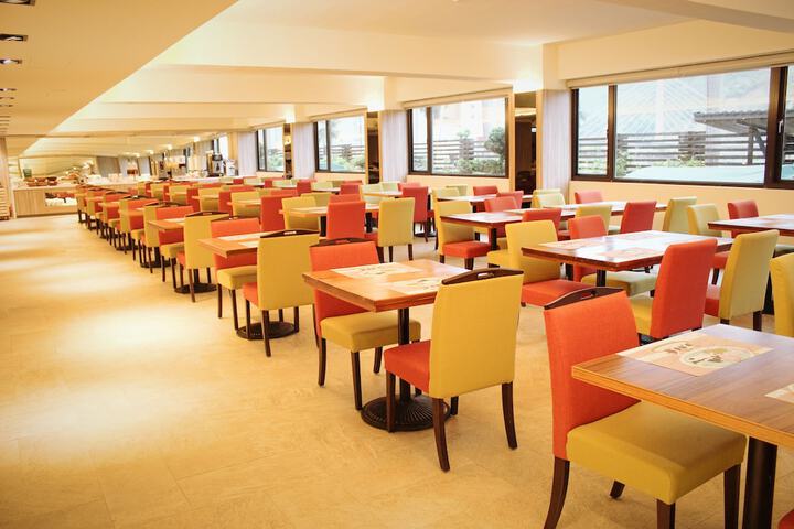 Dining 80 of 90