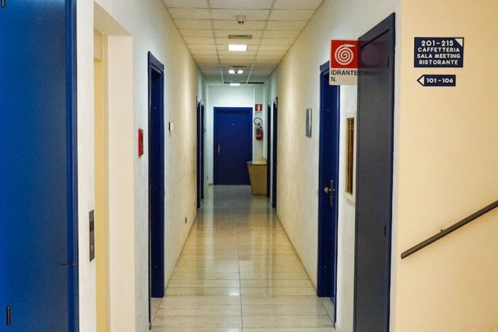 Ballroom/Hall 27 of 36