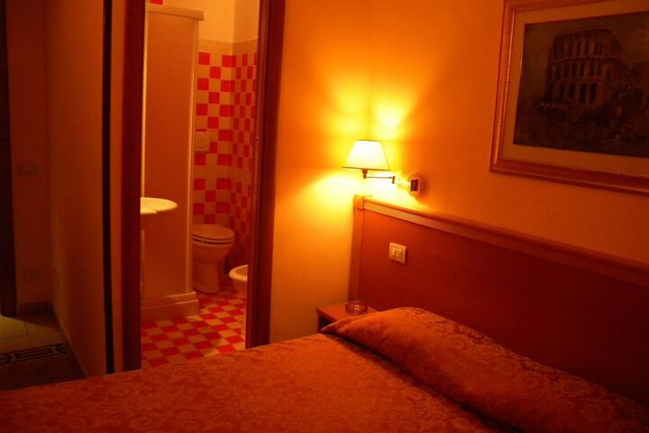 Room 18 of 19