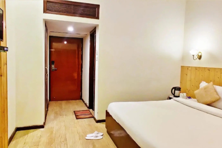 Room 14 of 14