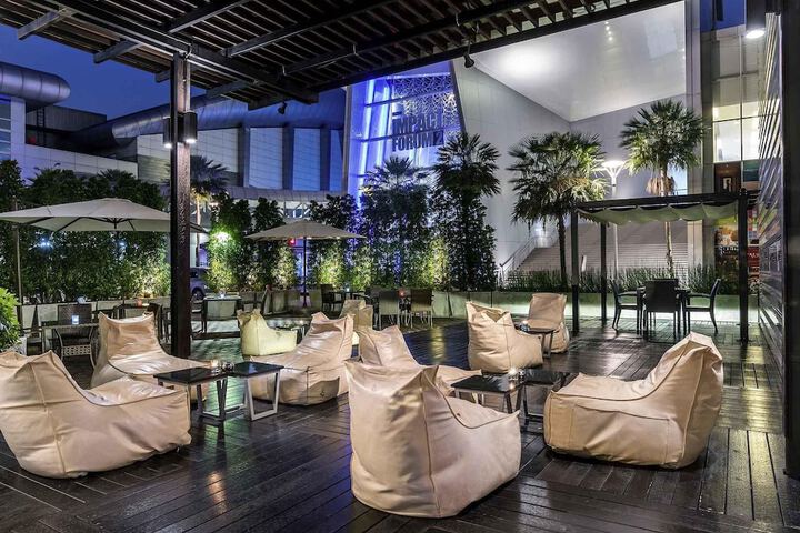 Lounge 92 of 116