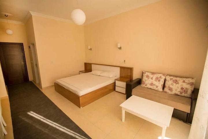Room 15 of 32