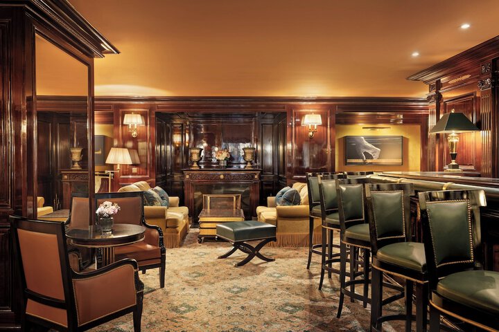 Lounge 108 of 139