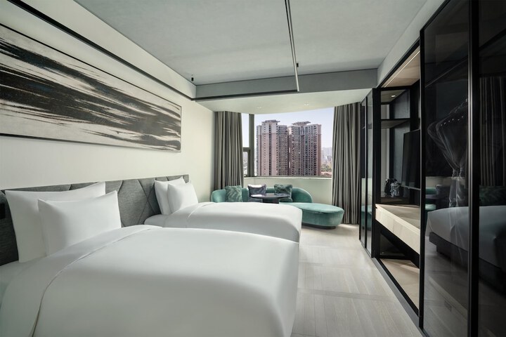 Room 46 of 225