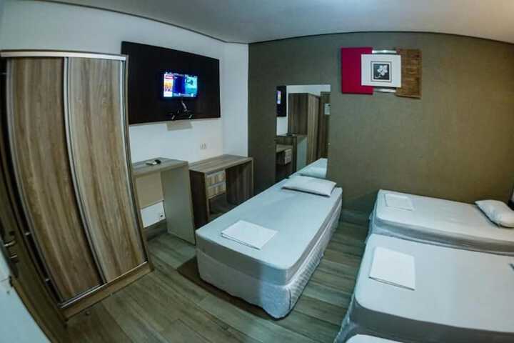 Room 26 of 38