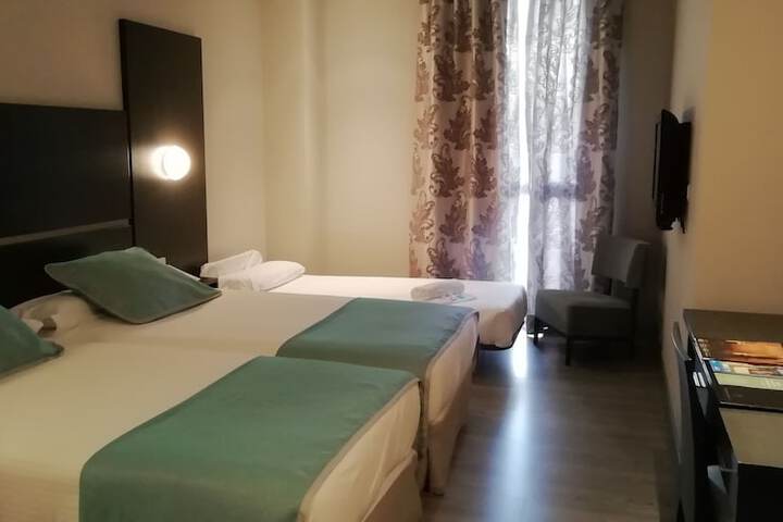 Room 19 of 93