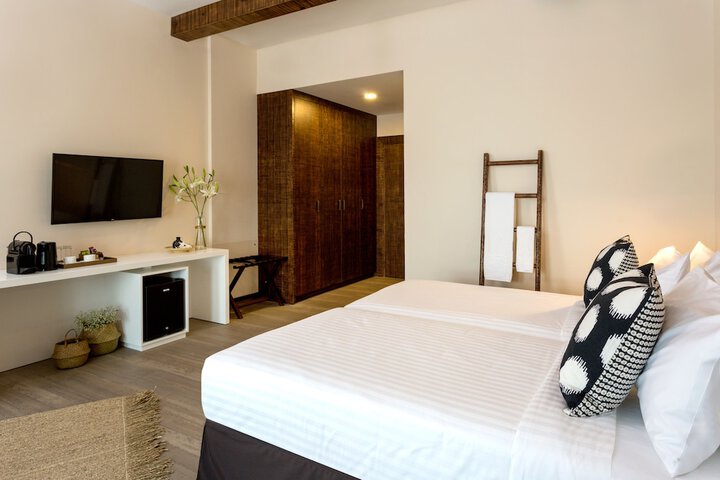 Room 6 of 37
