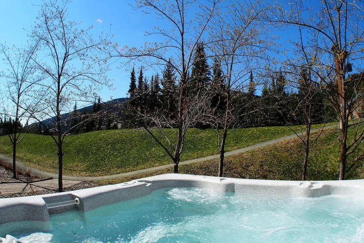 Pool 12 of 17