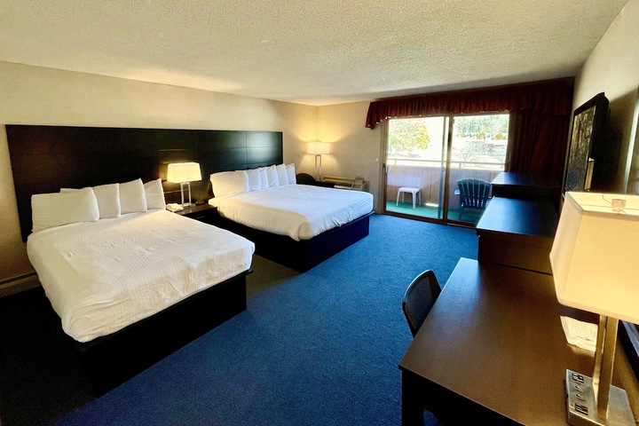 2 Double Beds Lakeside (5 of 8)