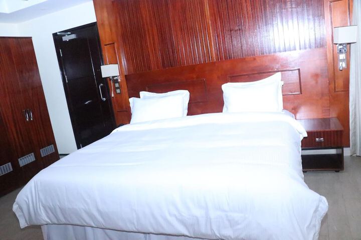 Room 18 of 46