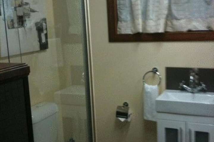 Room 21 of 32