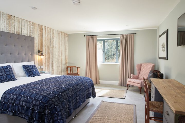 Room 4 of 49