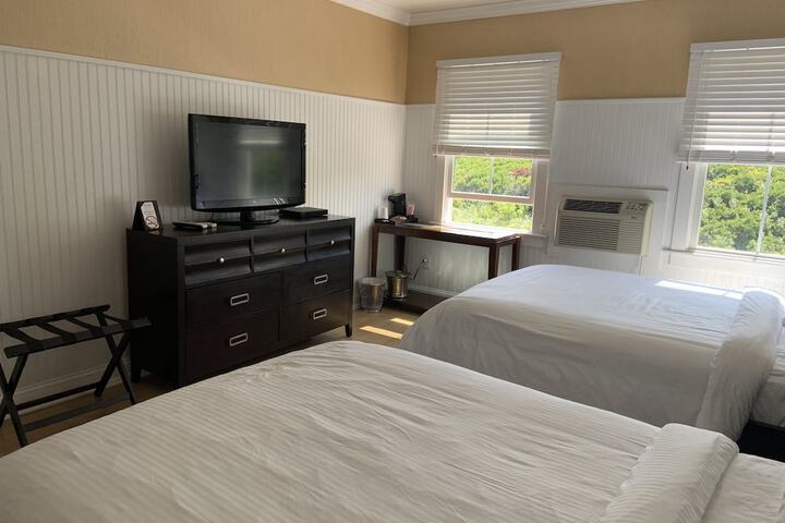 Room 11 of 48