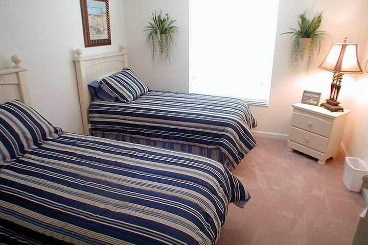 Room 7 of 24