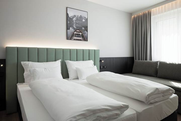 Room 26 of 70