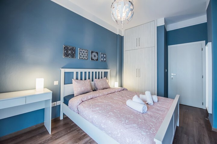 Room 7 of 27