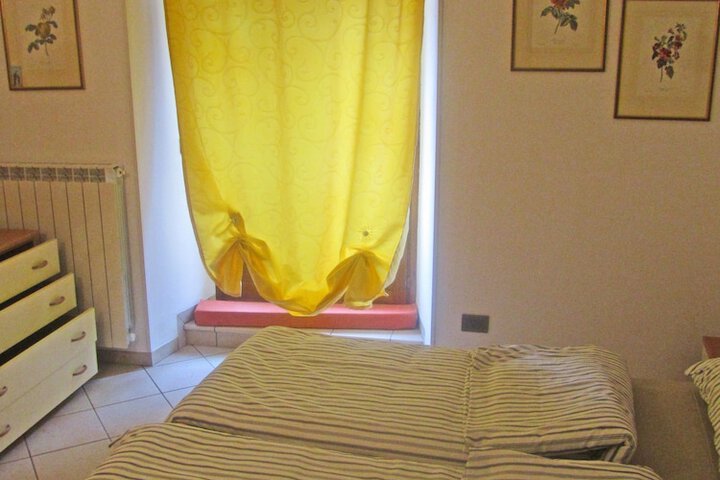 Room 3 of 25