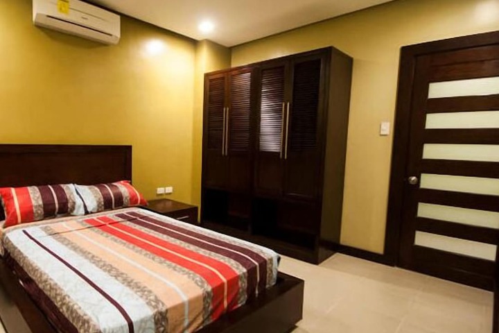 Room 7 of 35