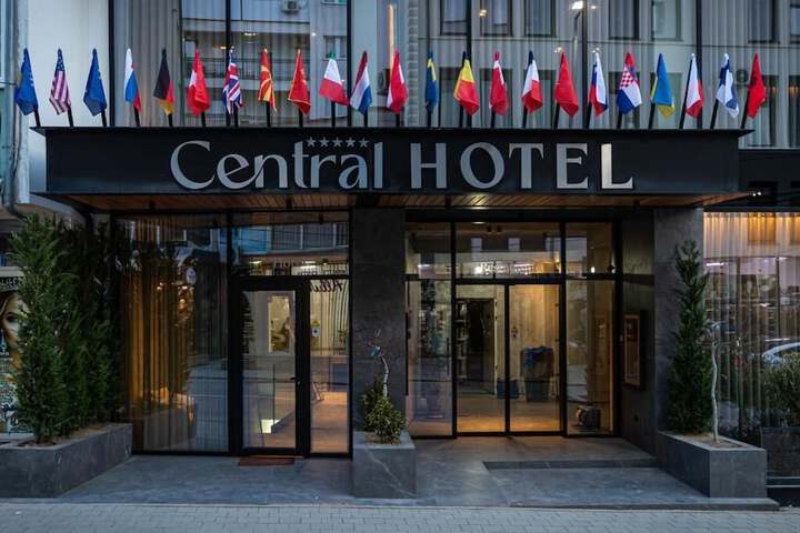 Hotel 52 of 53
