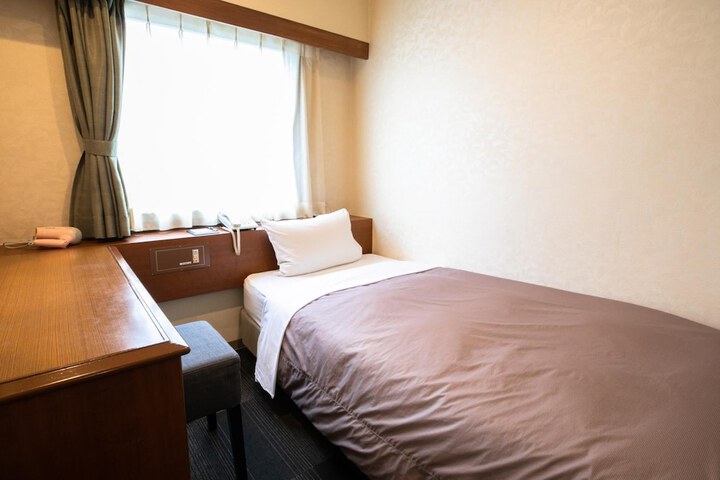 Room 9 of 39