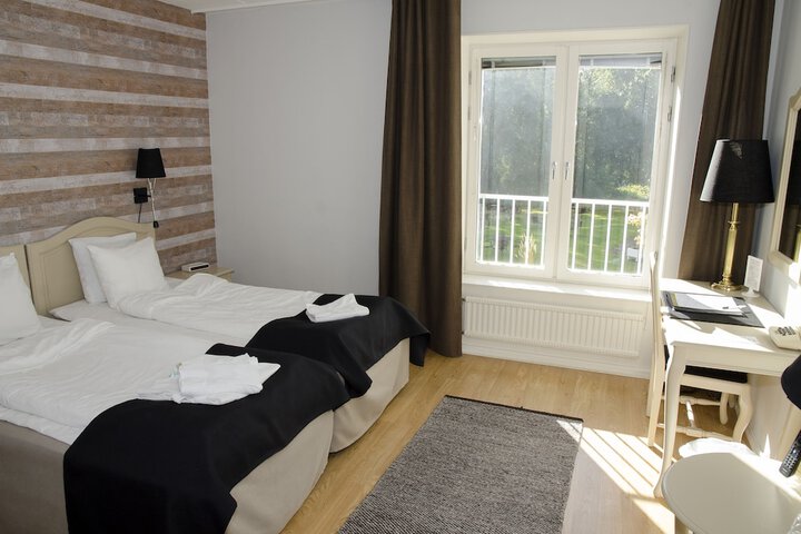 Room 4 of 35
