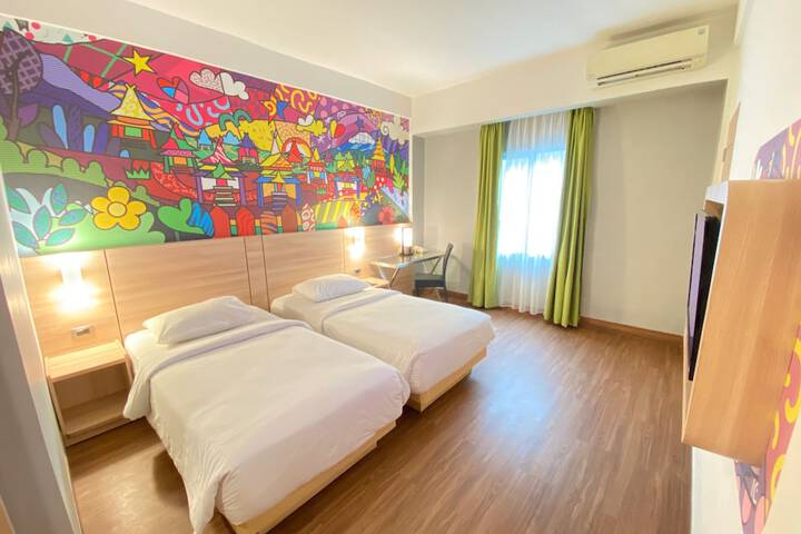 Room 8 of 32