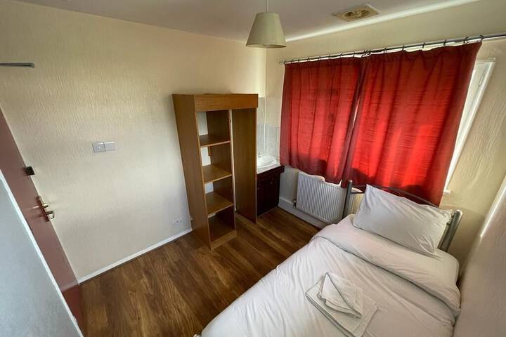 Room 3 of 22