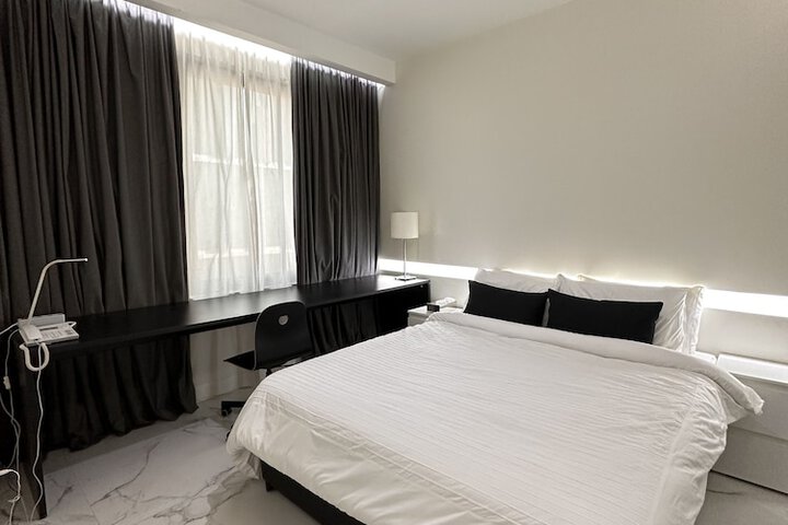 Room 43 of 68