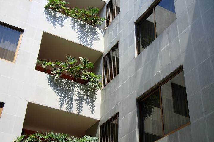 Hotel Entry